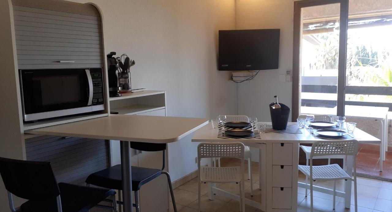 Appartement terrasse vue mer, plage gorguette à 1 minute à pied, wifi,clim, parking clos privatif Sanary-sur-Mer Extérieur photo
