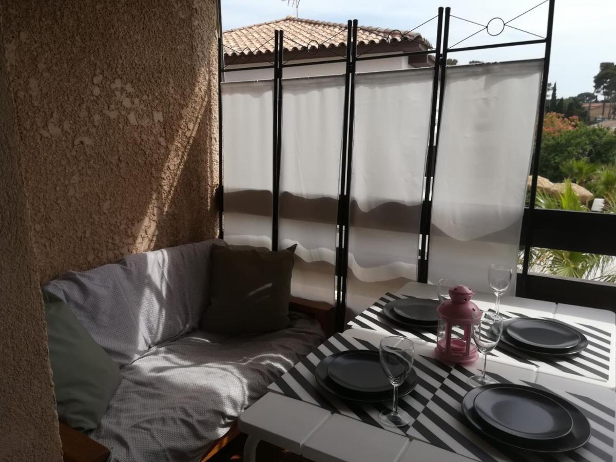 Appartement terrasse vue mer, plage gorguette à 1 minute à pied, wifi,clim, parking clos privatif Sanary-sur-Mer Extérieur photo